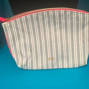 IPSY Bag-FREE Make-Up Sample Inside